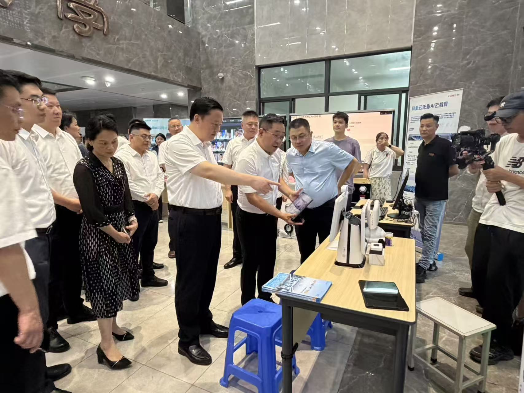 通州区领导考察东方心悦，AI心理科技实力获认可